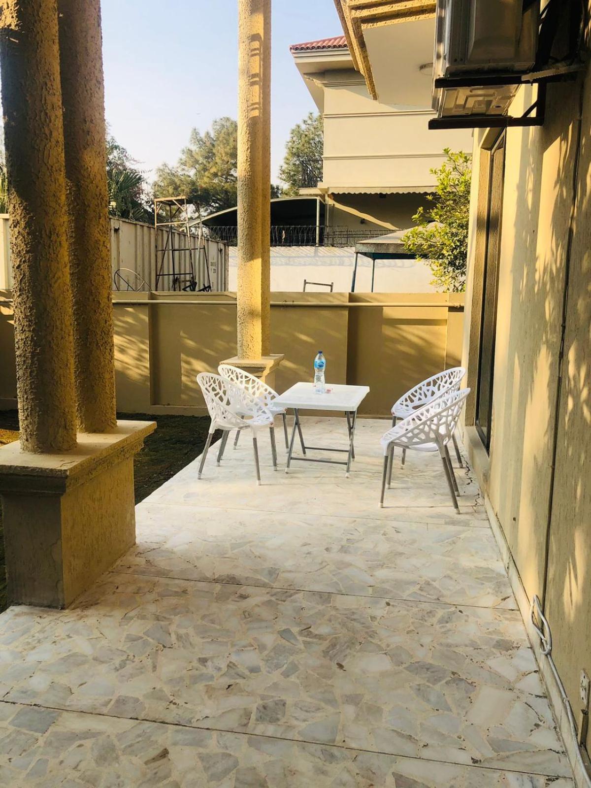 Royal Executive Hotel Islamabad Bagian luar foto