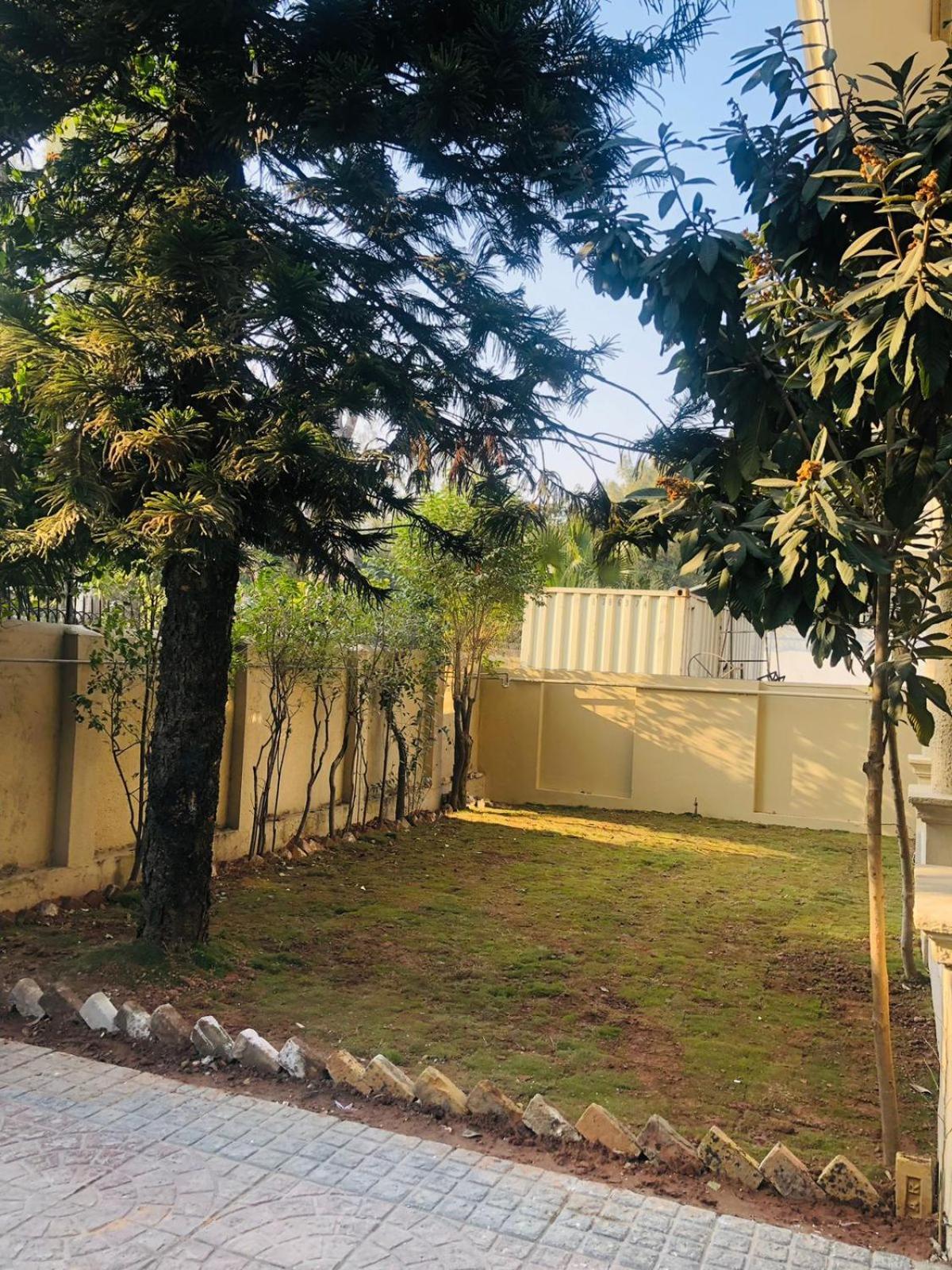 Royal Executive Hotel Islamabad Bagian luar foto