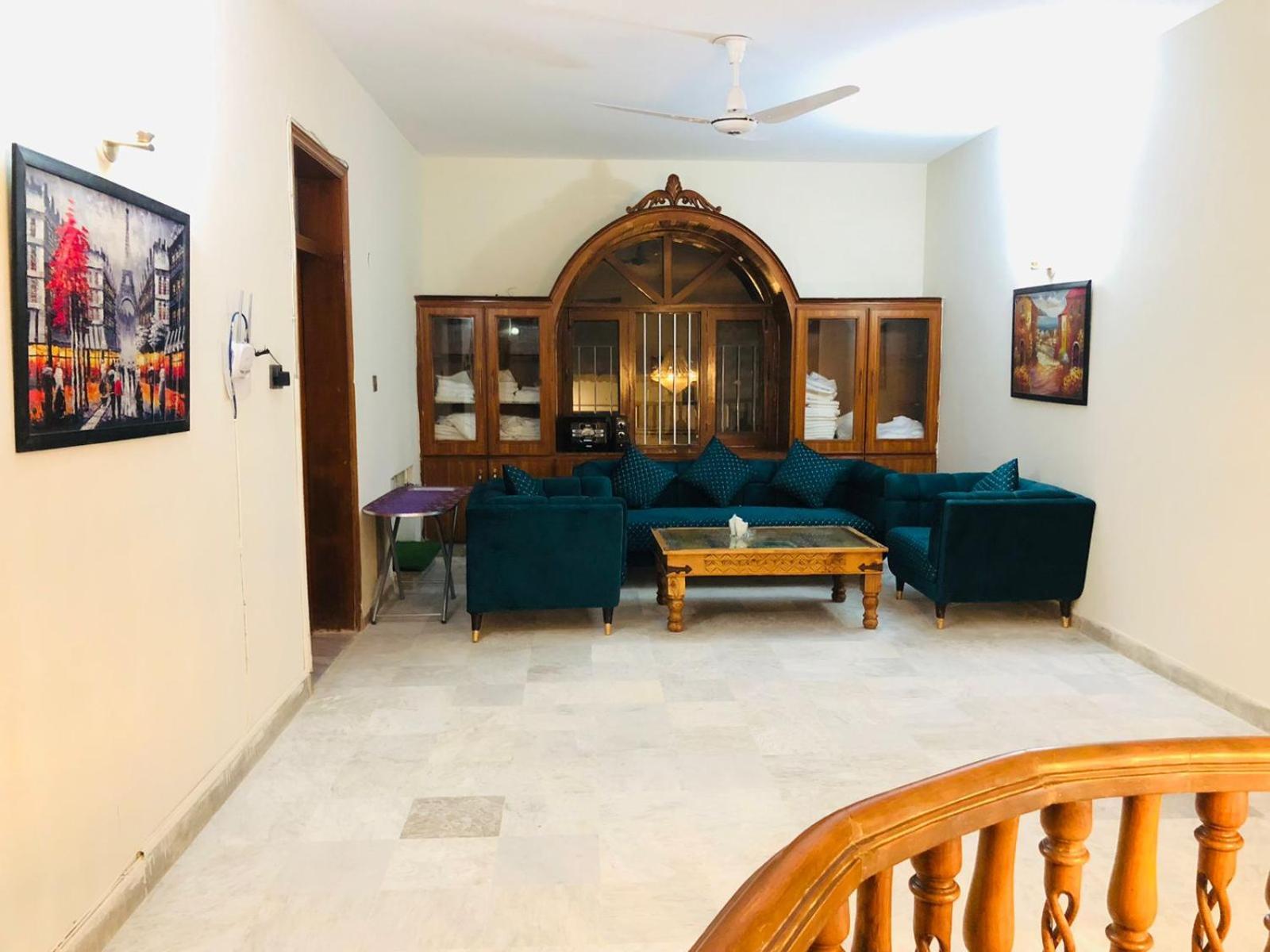 Royal Executive Hotel Islamabad Bagian luar foto