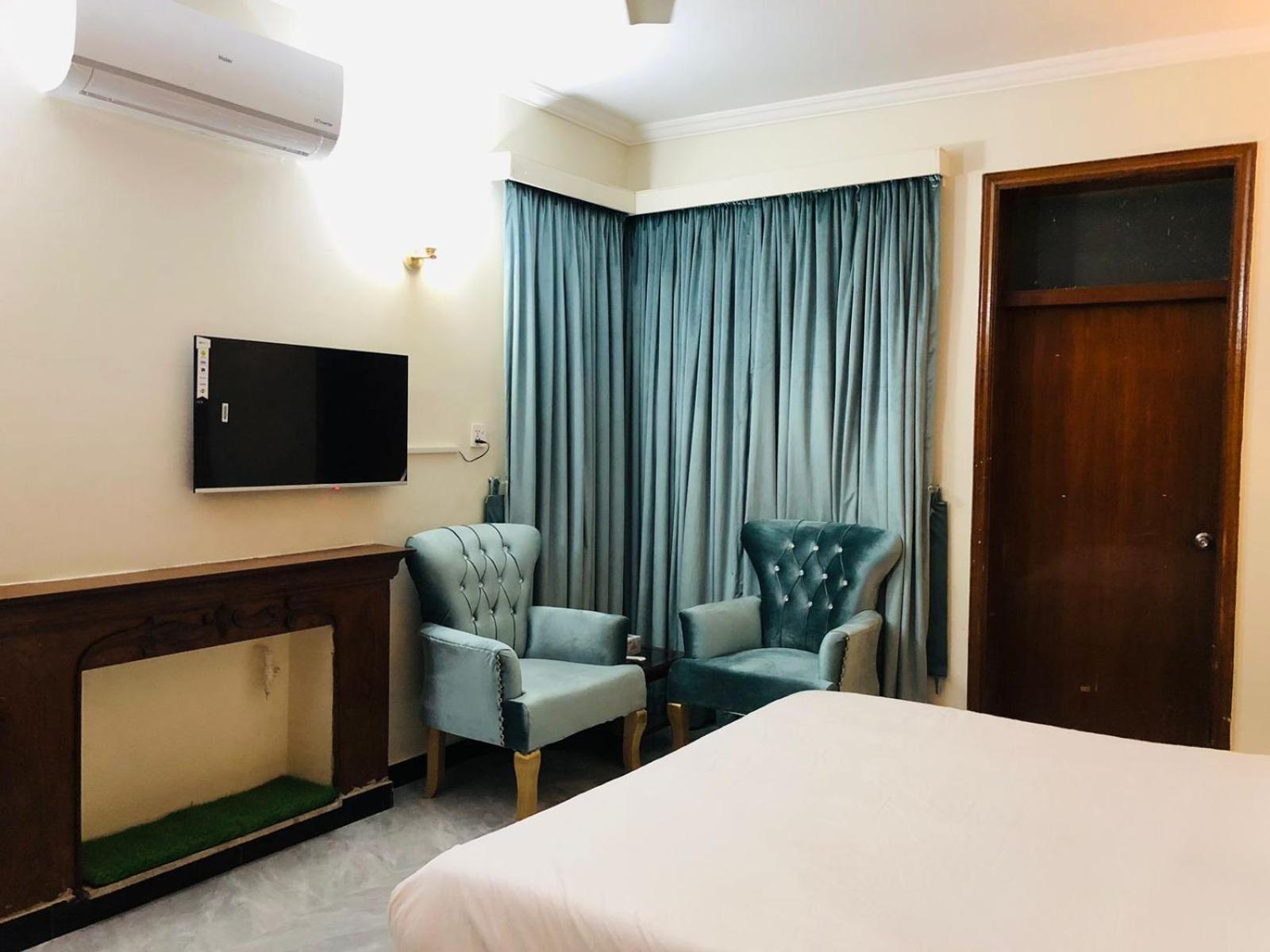 Royal Executive Hotel Islamabad Bagian luar foto