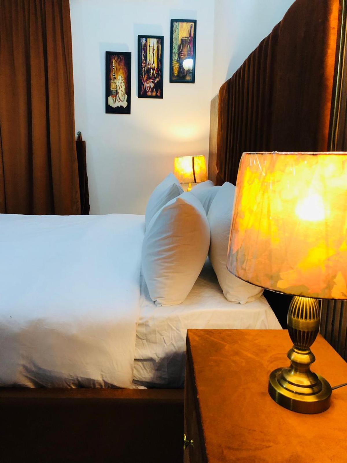 Royal Executive Hotel Islamabad Bagian luar foto