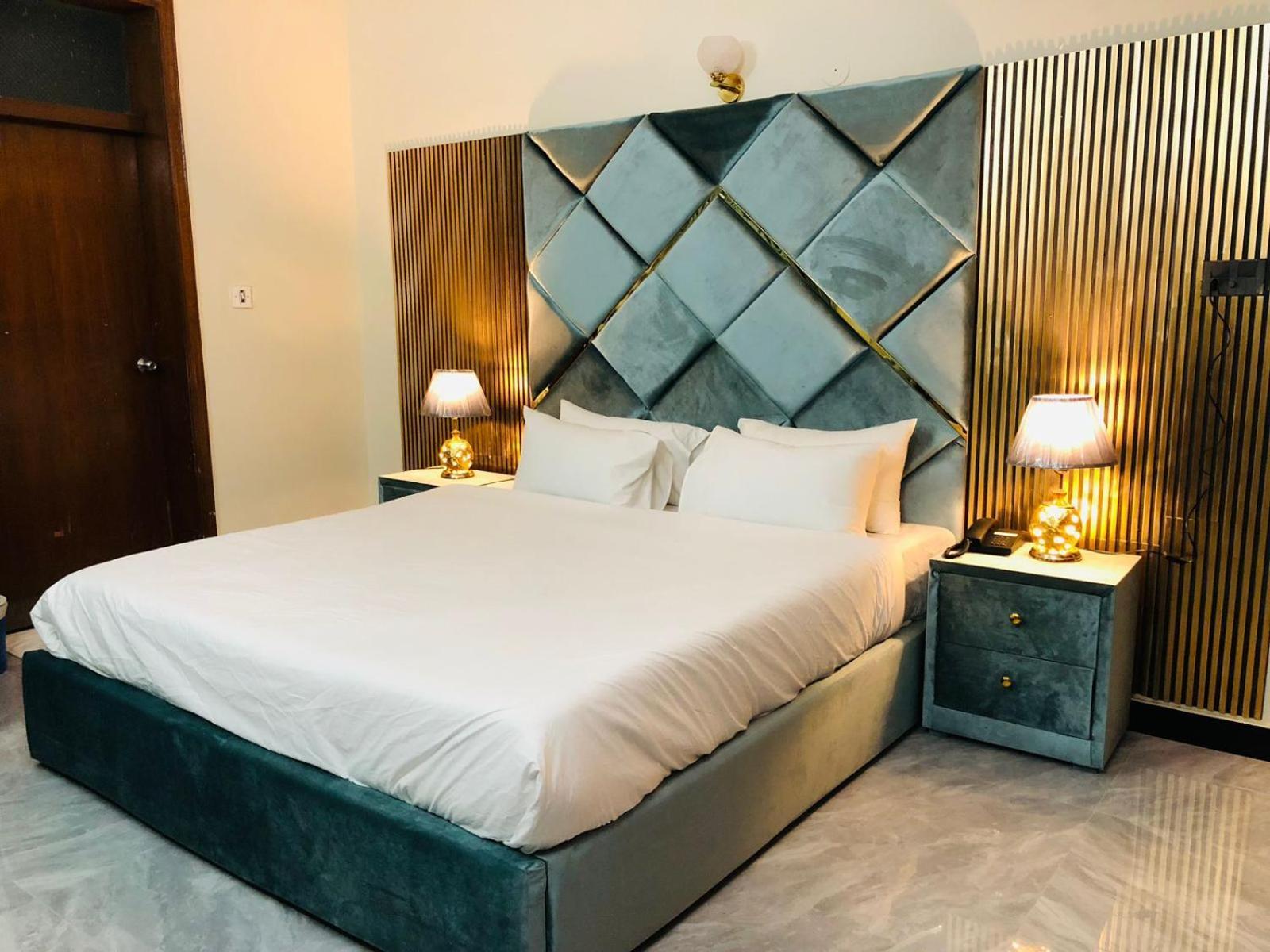 Royal Executive Hotel Islamabad Bagian luar foto