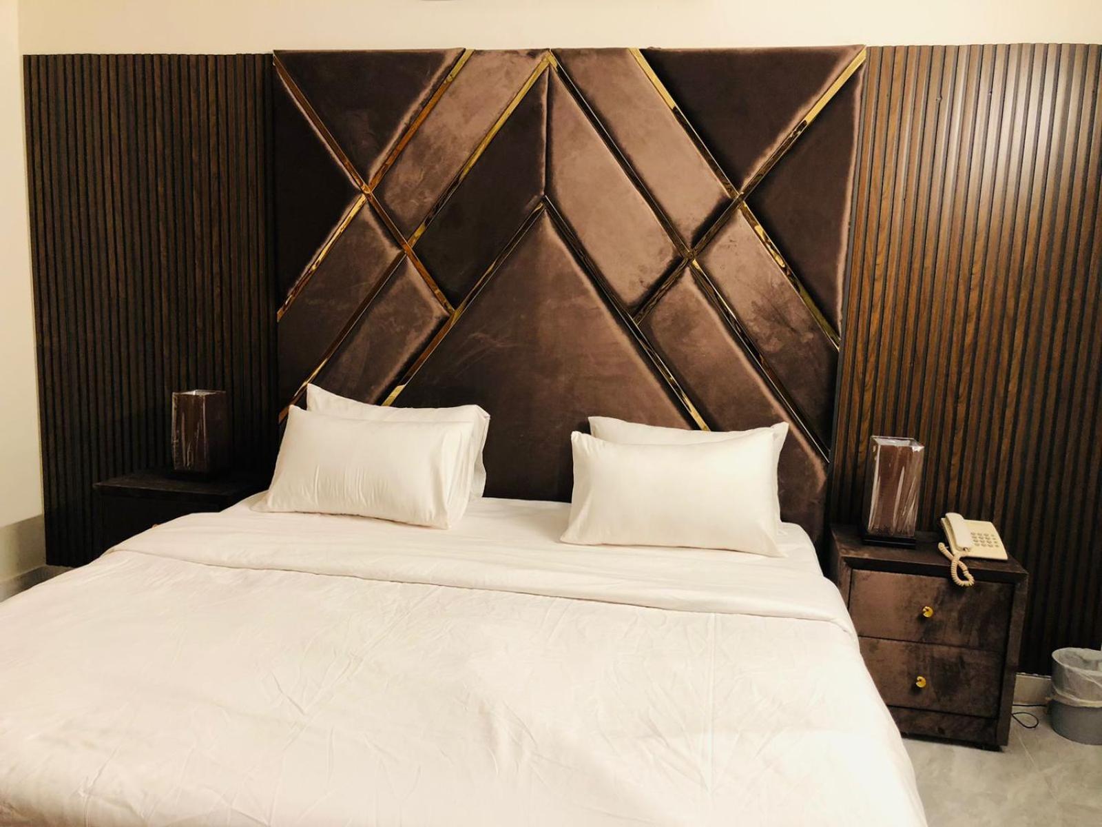 Royal Executive Hotel Islamabad Bagian luar foto